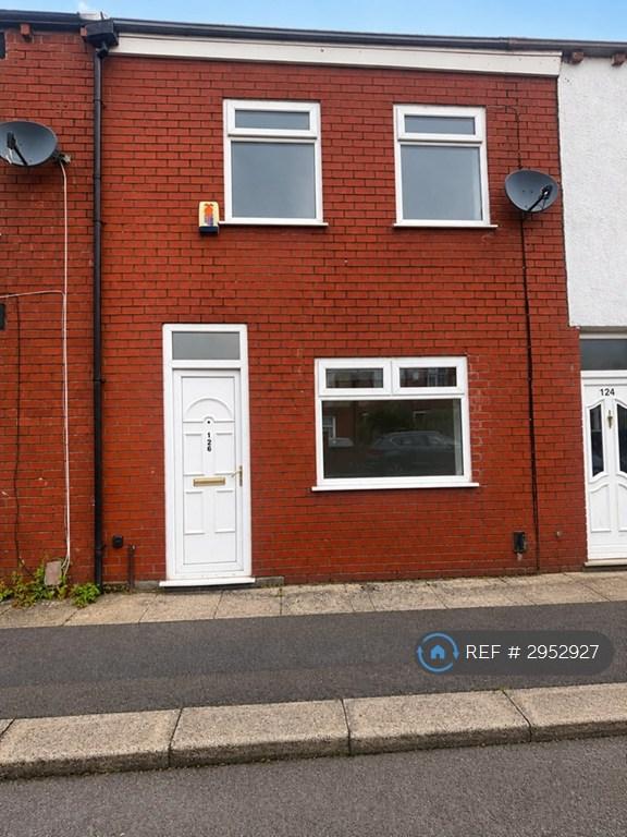 House Piggott Street in Farnworth