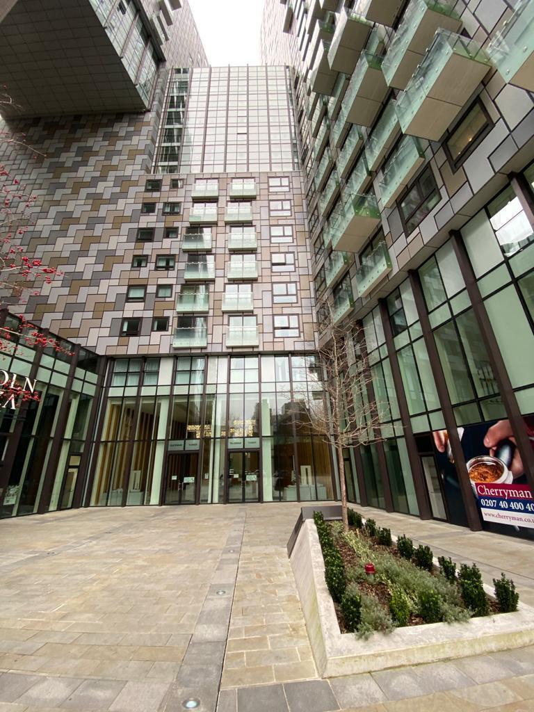 Flat Cassilis Road in Greater London