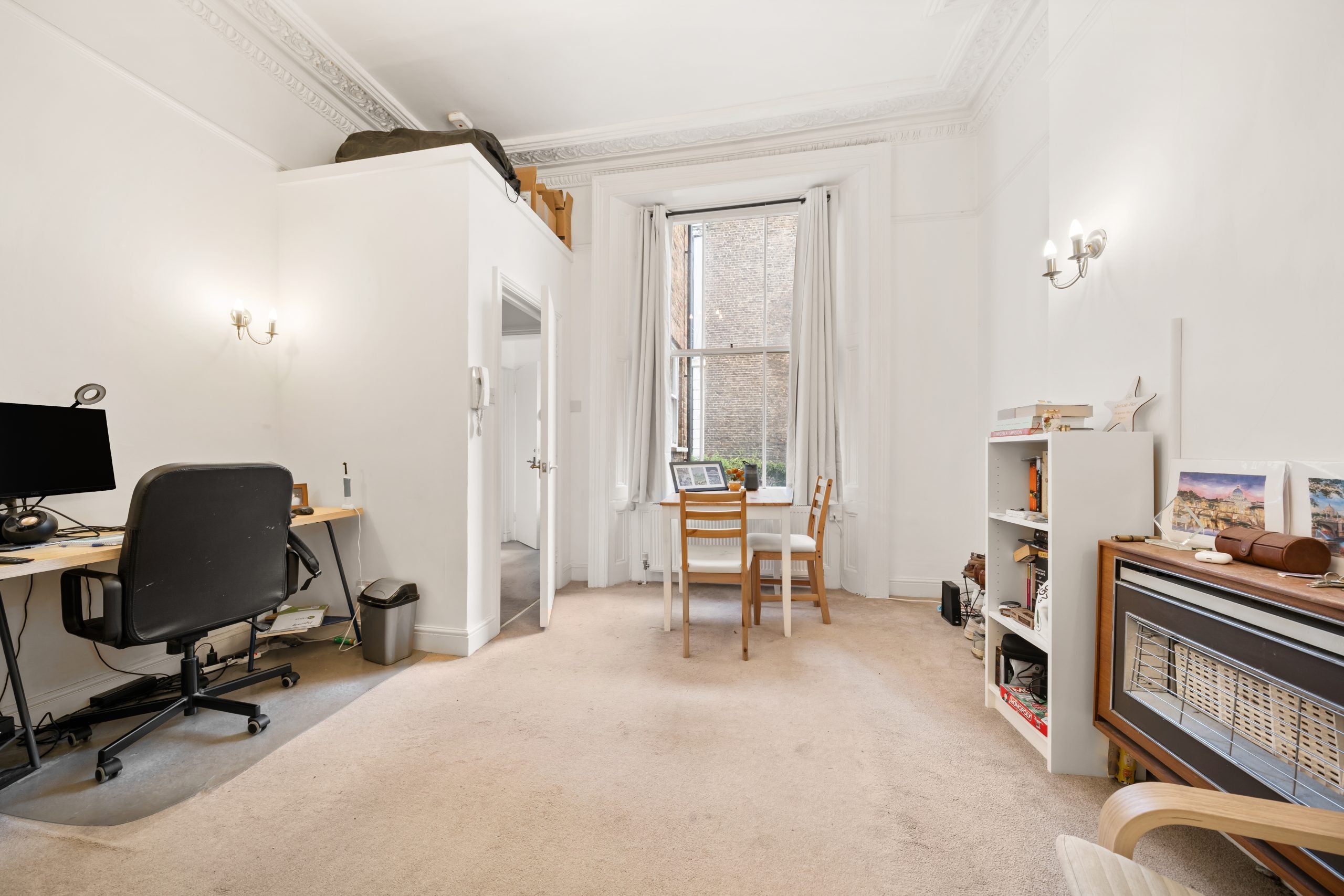 Flat Colville Road in Greater London