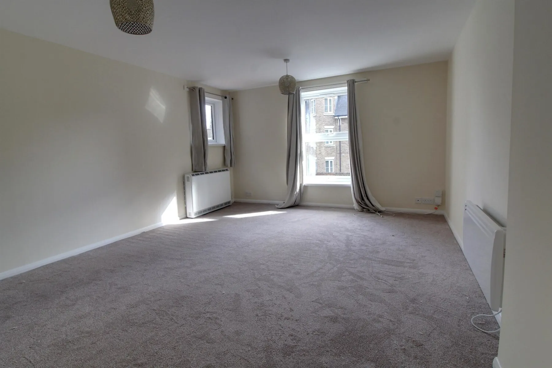 Flat Millers Green Close in Greater London