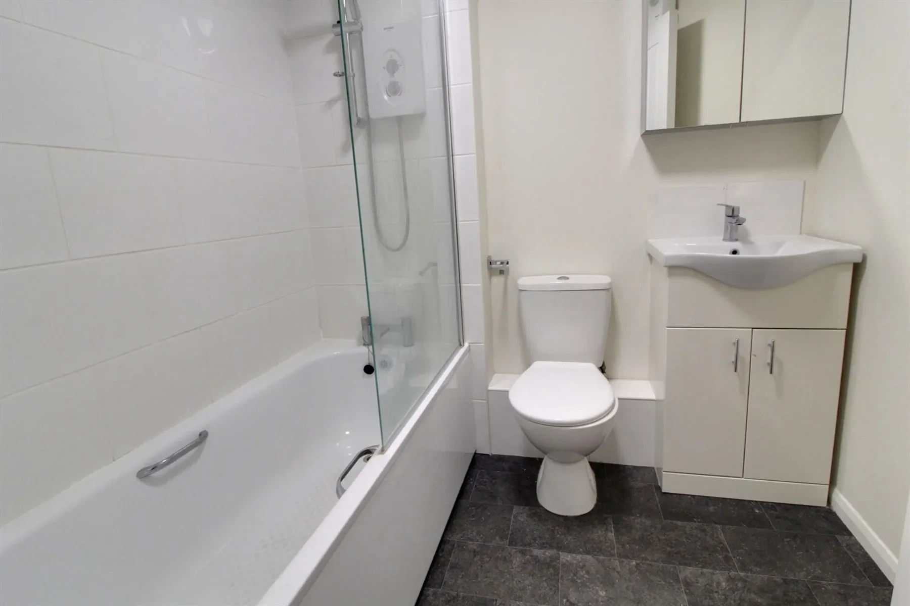 Flat Millers Green Close in Greater London