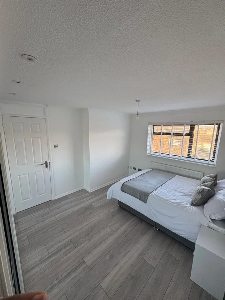 Room Miskin Way in Gravesham