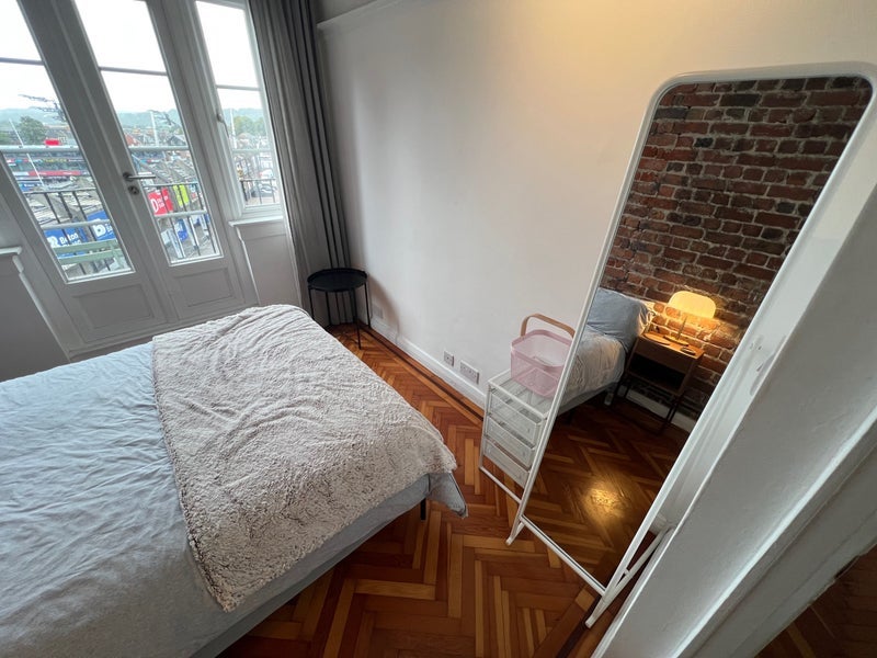 Room Westgate Street in Cardiff