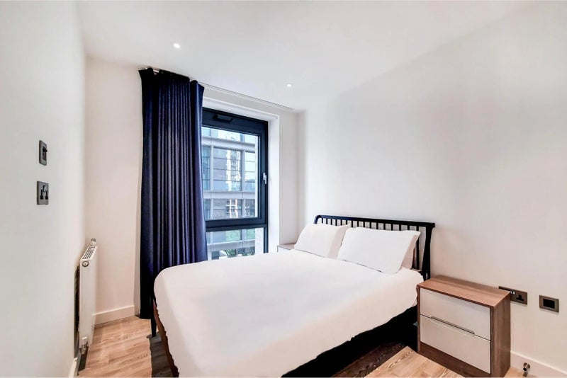 Room Exhibition Way in Greater London