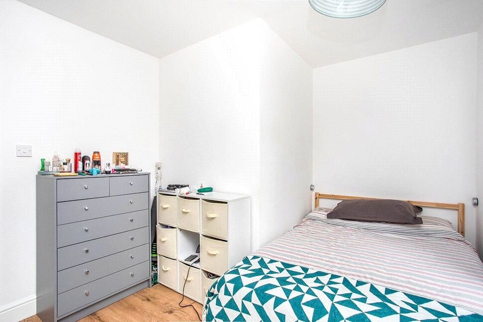 Flat St Albans Road in Watford