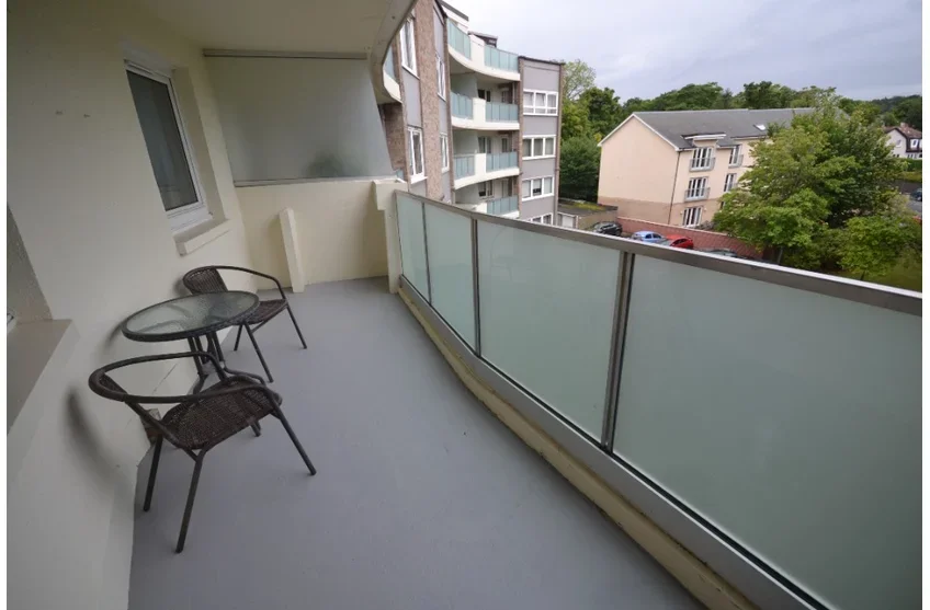 Flat Barnton Grove in City of Edinburgh