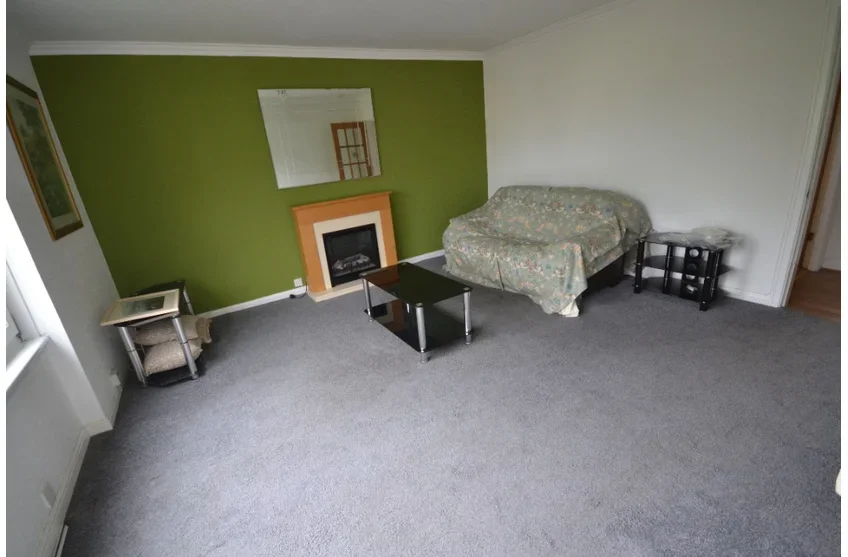 Flat Barnton Grove in City of Edinburgh