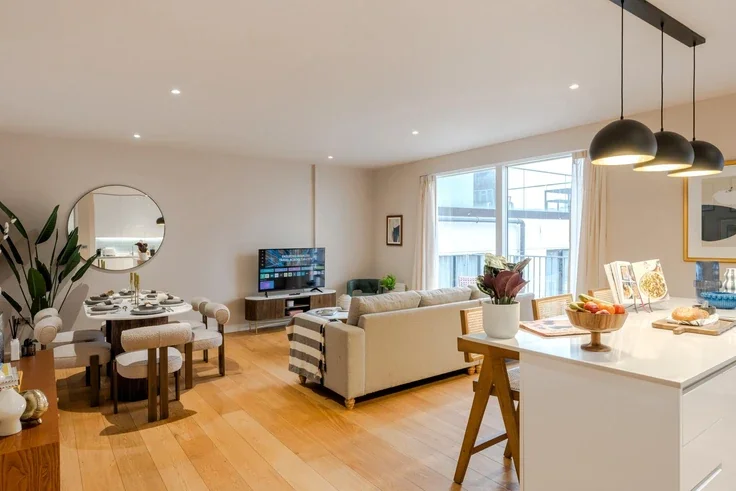 Flat Northdown Street in Greater London