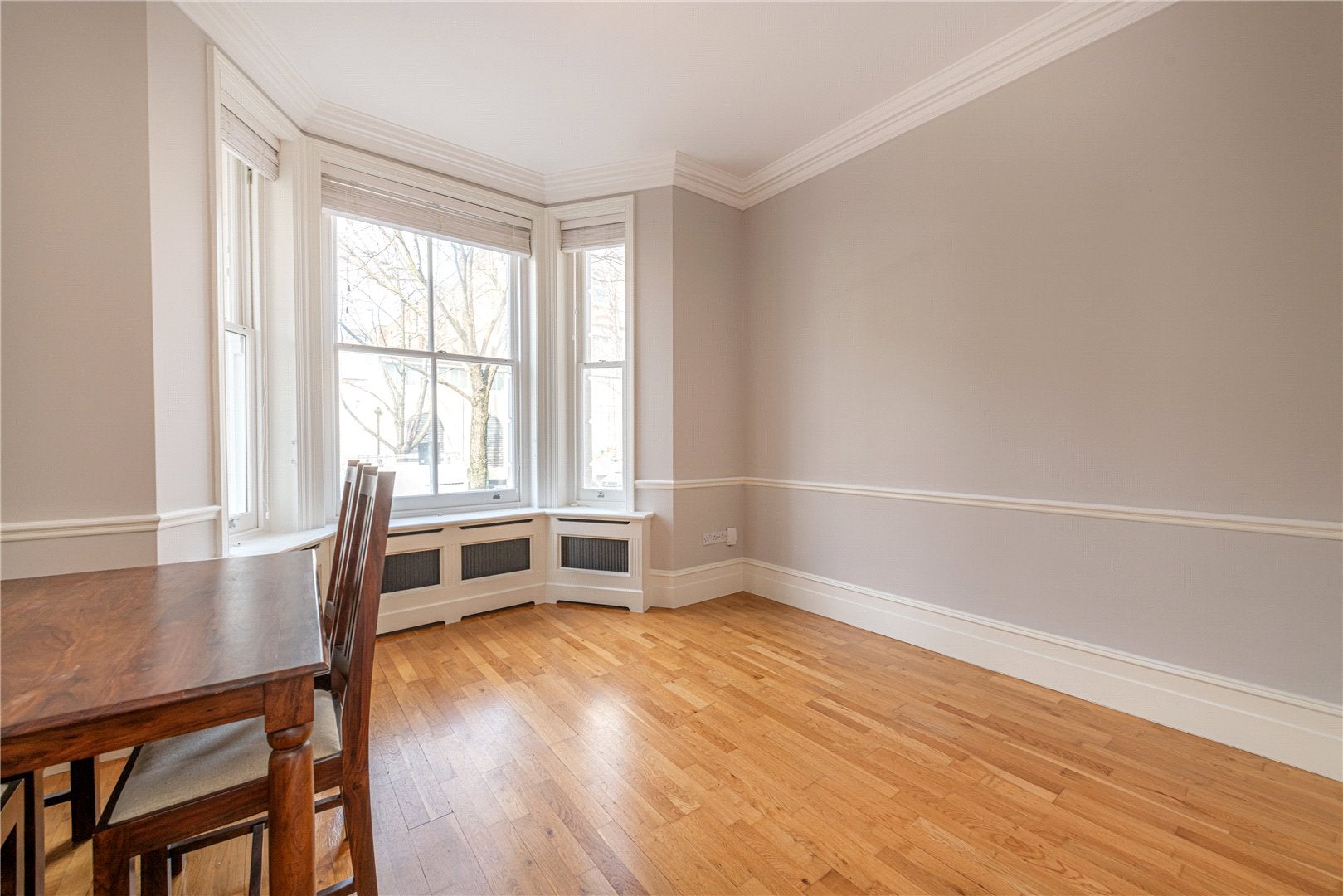 Flat Cambridge Gardens in Greater London