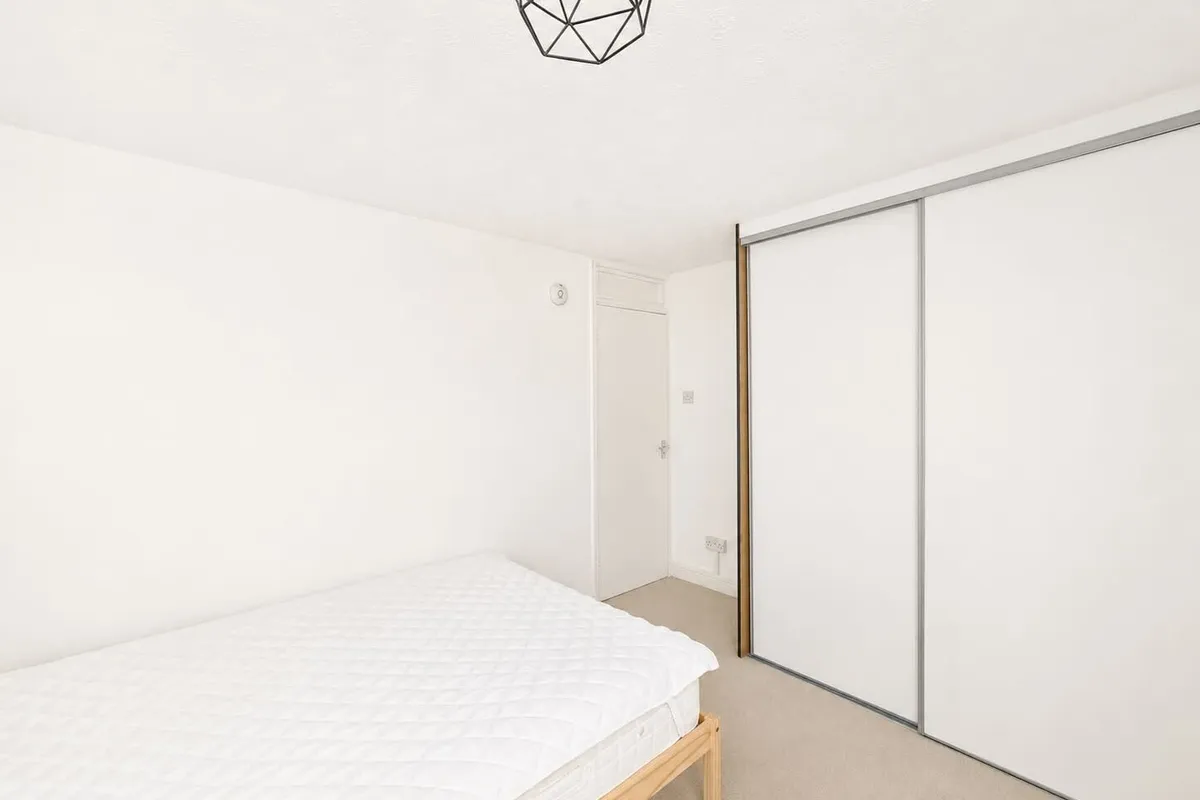 Flat Lower Brownhill Road in Southampton