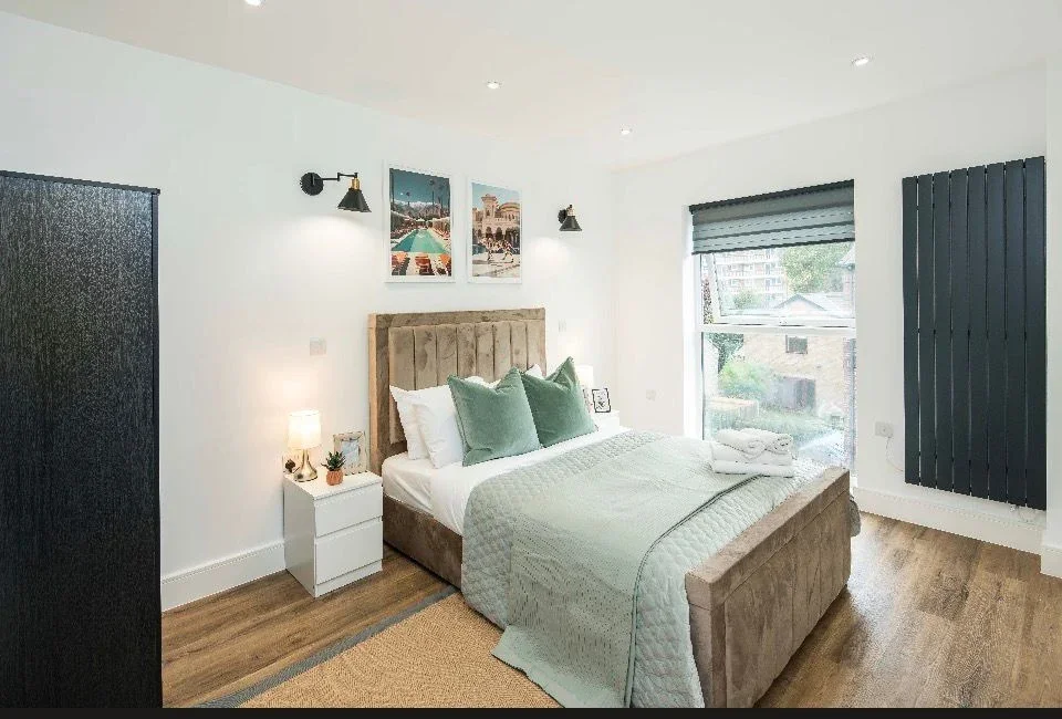 Flat Upper Richmond Road in Greater London