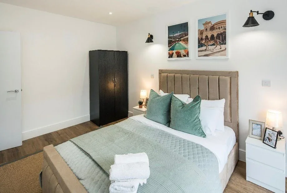 Flat Upper Richmond Road in Greater London