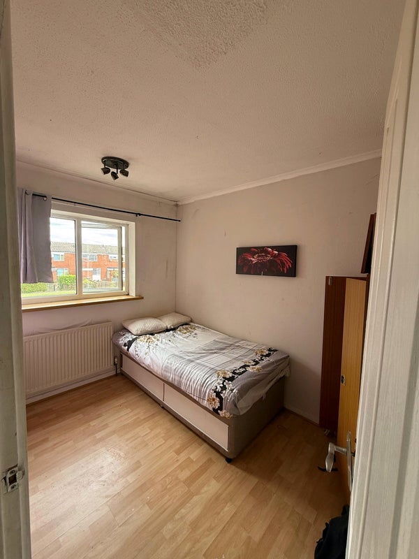Room Rover Drive in Metropolitan Borough of Solihull