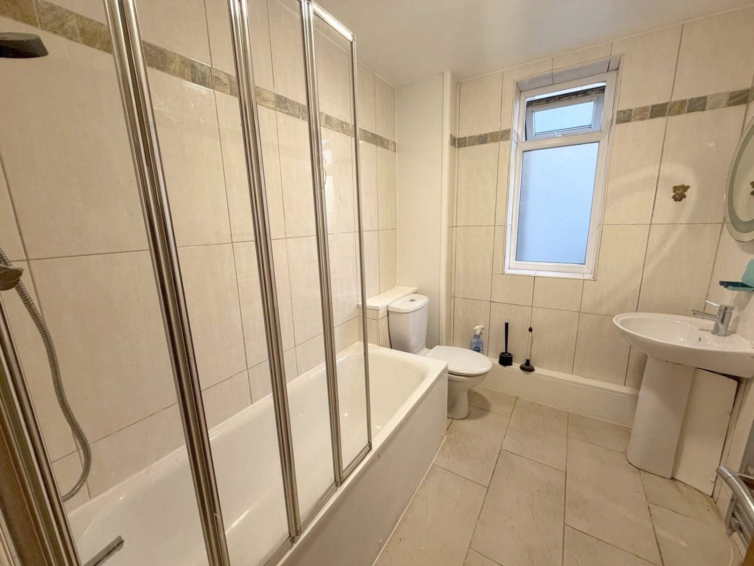 Flat Edgware Way in Greater London