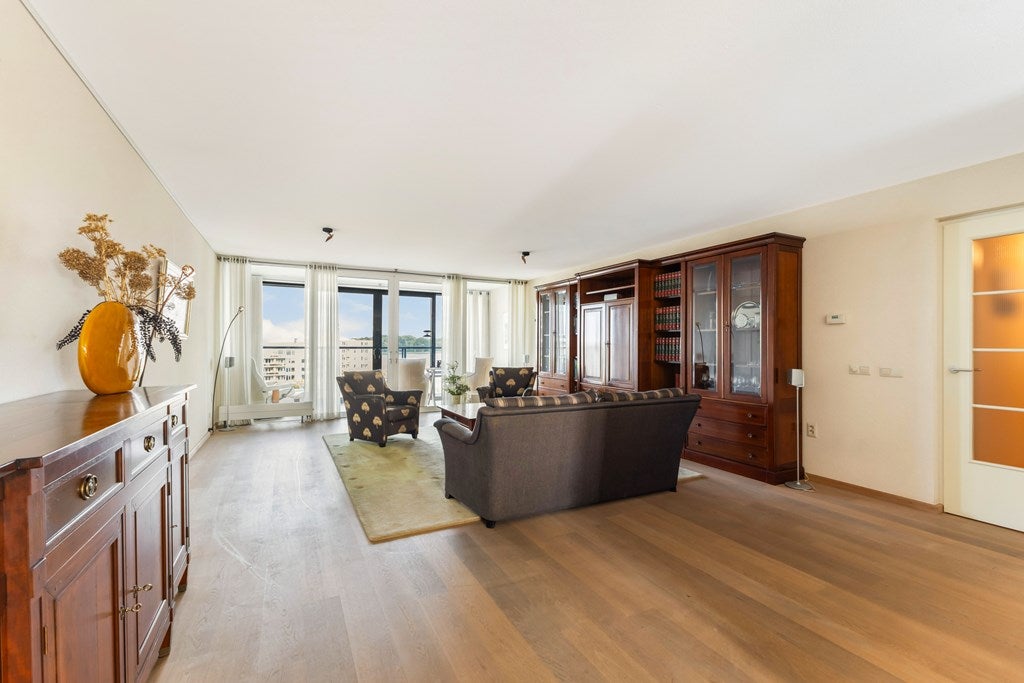 Appartement te koop: Schuttevaerkade 13, Dordrecht