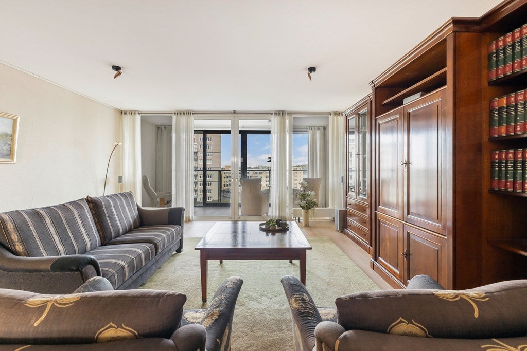 Appartement te koop: Schuttevaerkade 13, Dordrecht