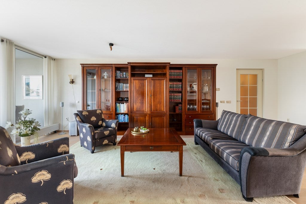 Appartement te koop: Schuttevaerkade 13, Dordrecht