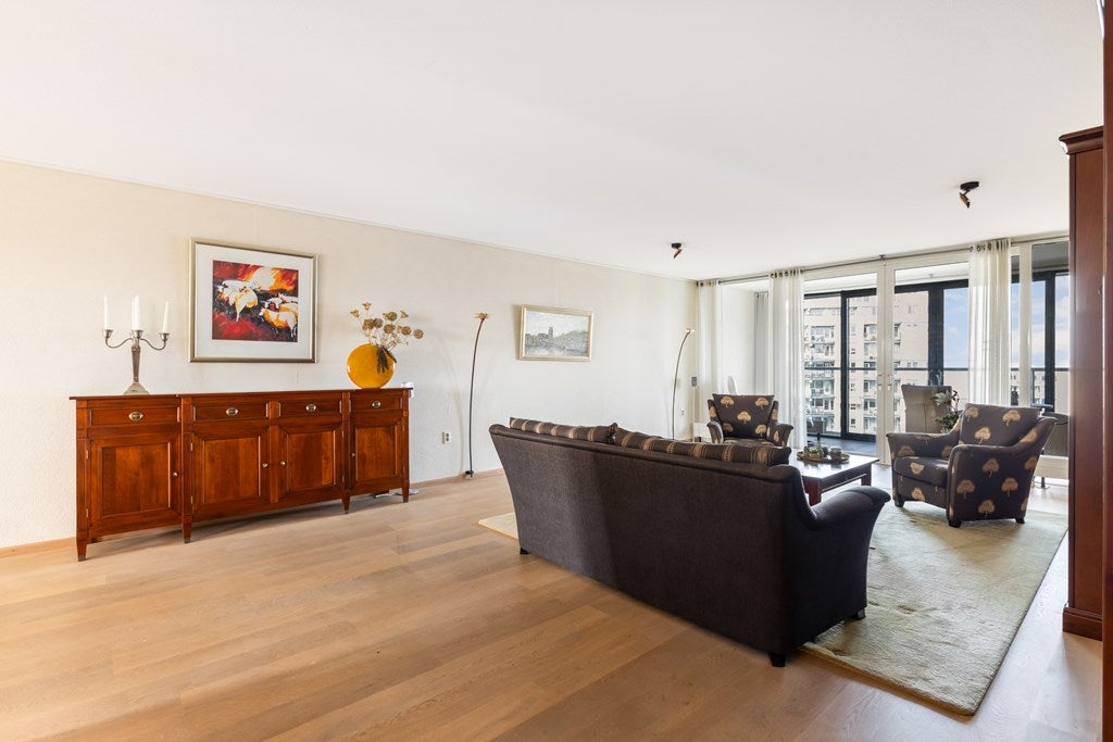 Appartement te koop: Schuttevaerkade 13, Dordrecht