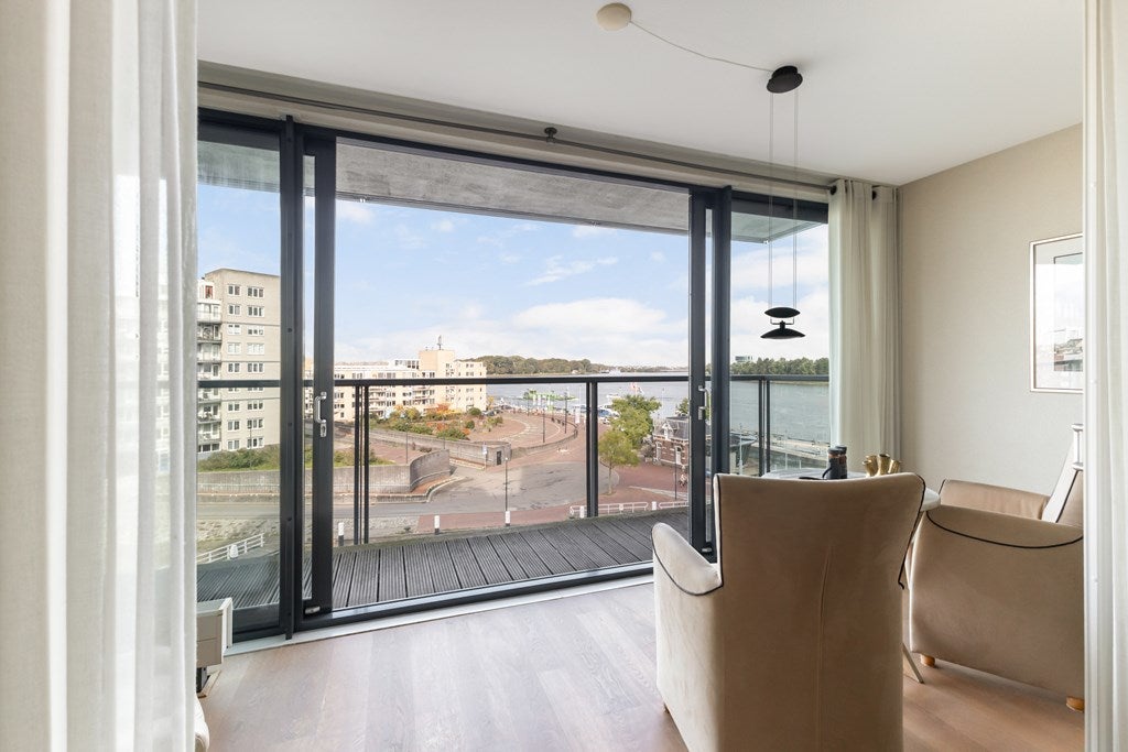 Appartement te koop: Schuttevaerkade 13, Dordrecht