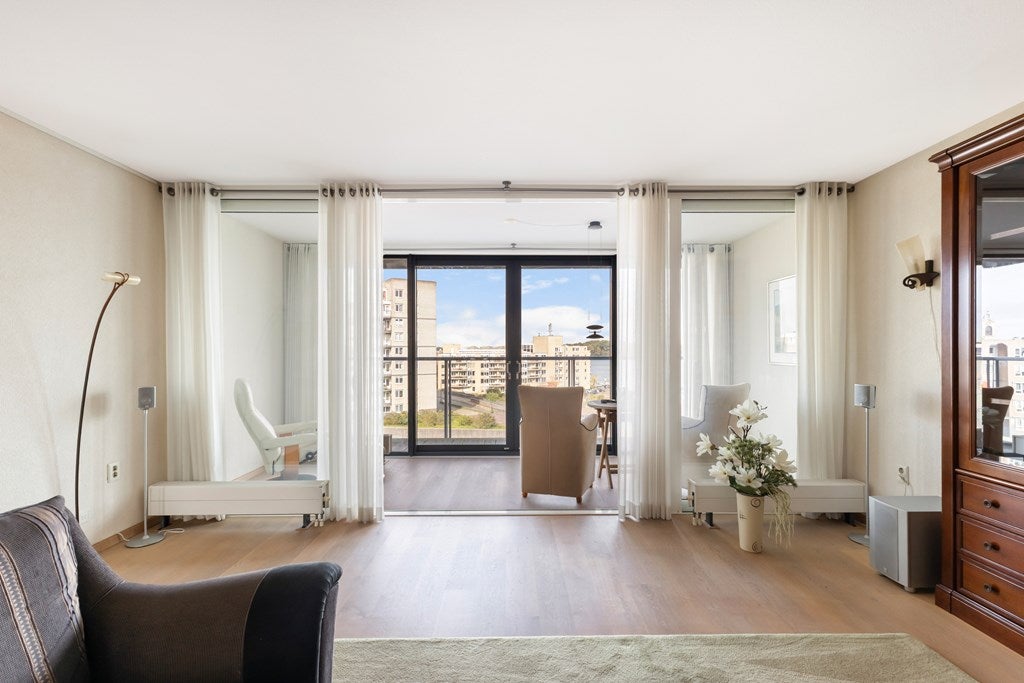 Appartement te koop: Schuttevaerkade 13, Dordrecht