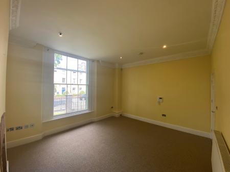 Flat Warwick Street in Rugby