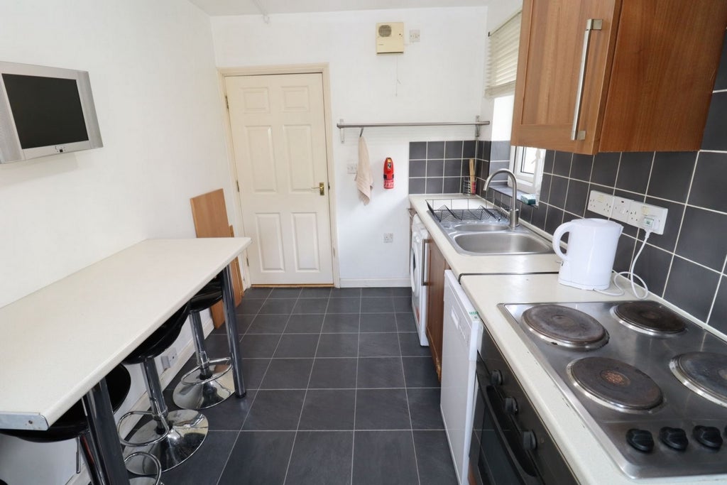 Room Globe Road in Greater London