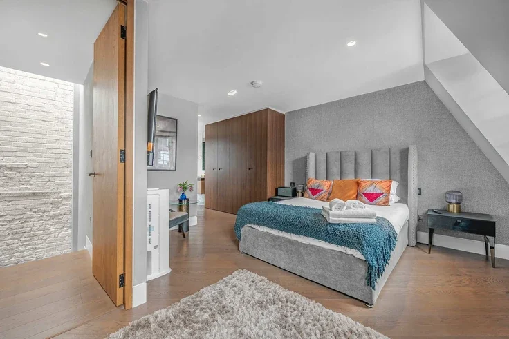 Flat Bateman Street in City of Westminster