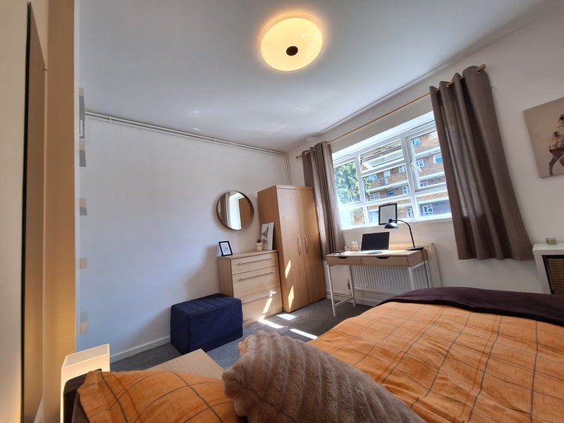 Room Cherbury Street in Greater London
