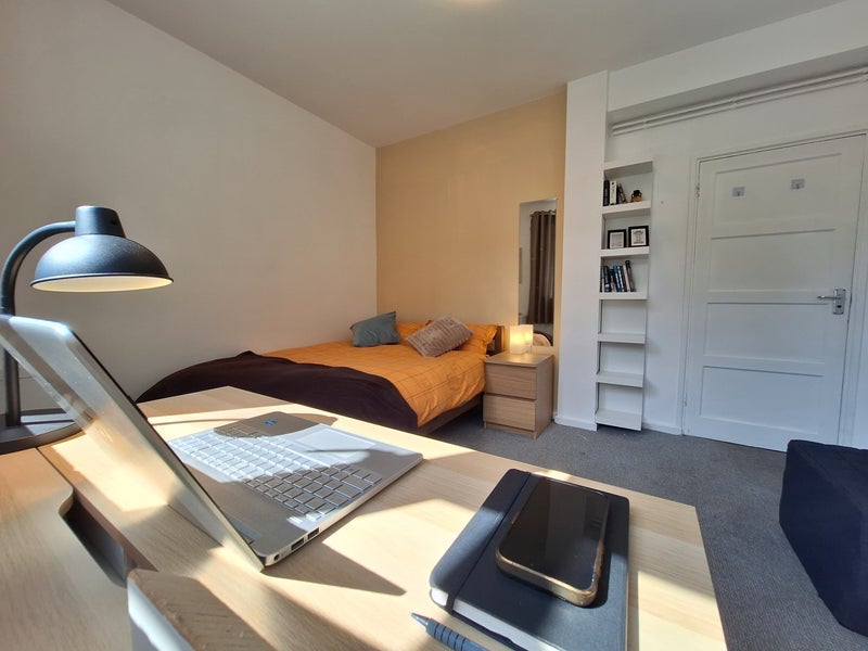 Room Cherbury Street in Greater London