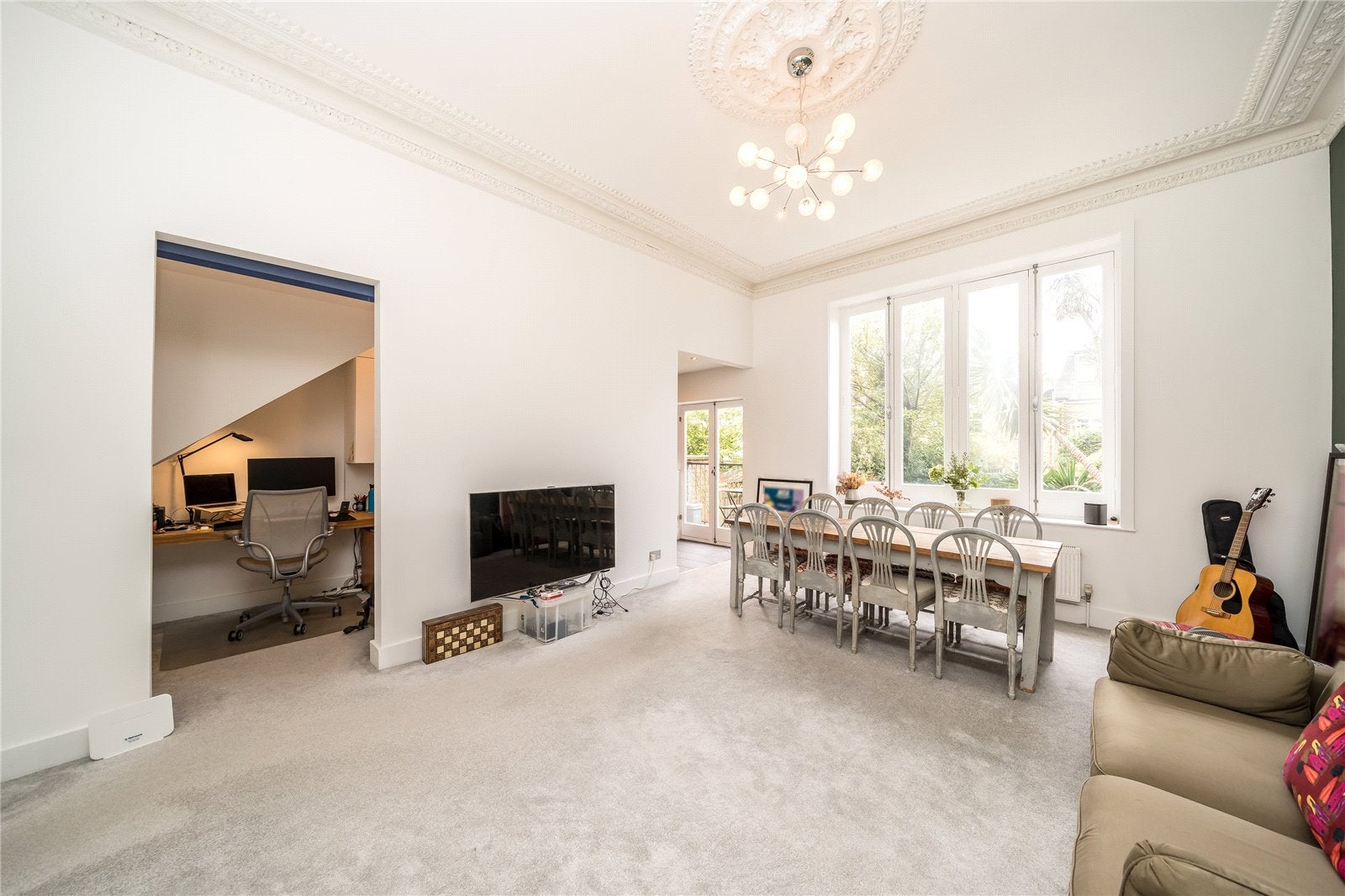Flat Sinclair Road in Greater London