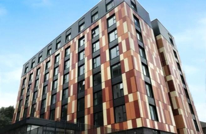 Flat Rhodes Street in Royton