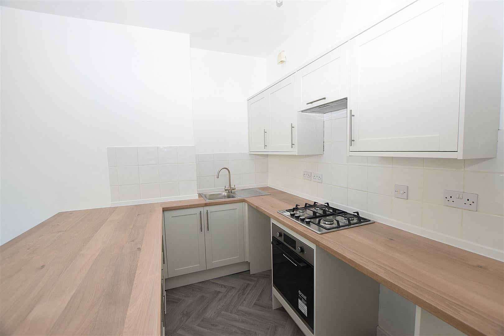 Flat Stockleigh Road in St Leonards