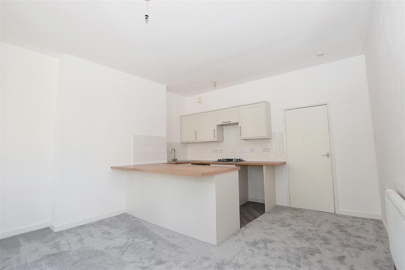 Flat Stockleigh Road in St Leonards