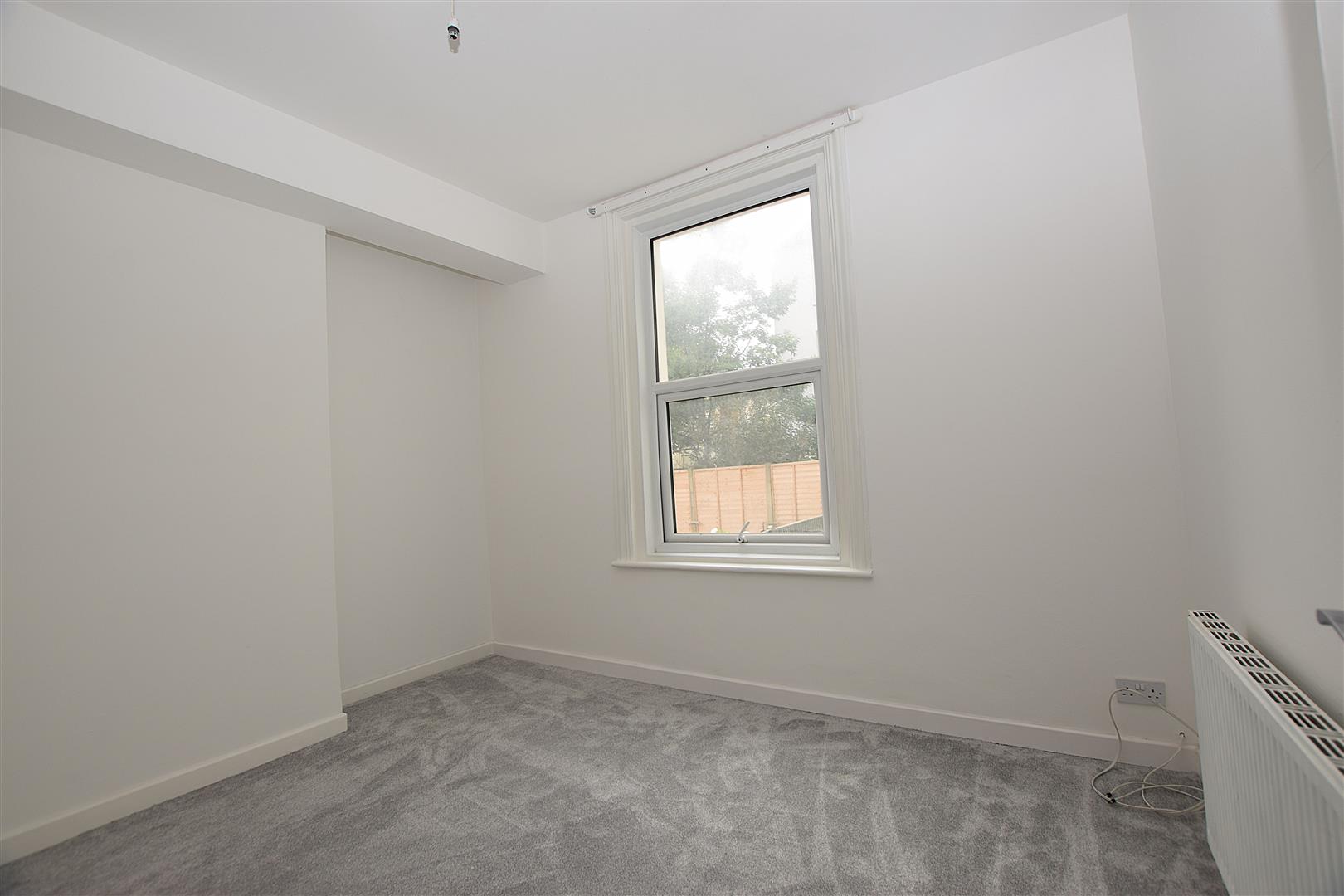 Flat Stockleigh Road in St Leonards