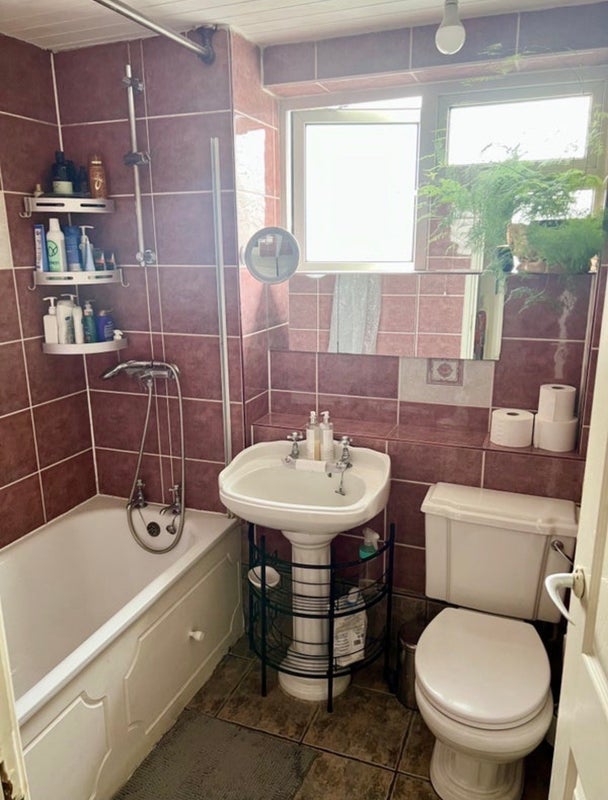 Room Glengall Grove in Greater London