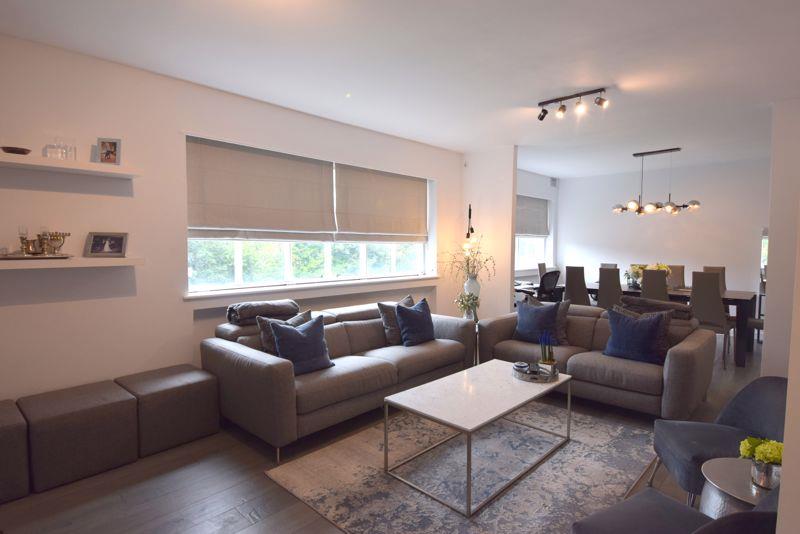Flat Lyttelton Road in Greater London