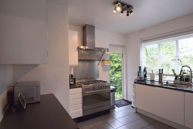 Flat Lyttelton Road in Greater London