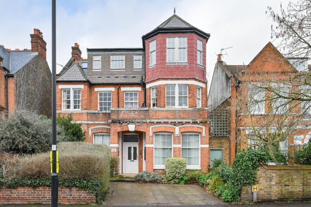 Flat Madeley Road in Greater London