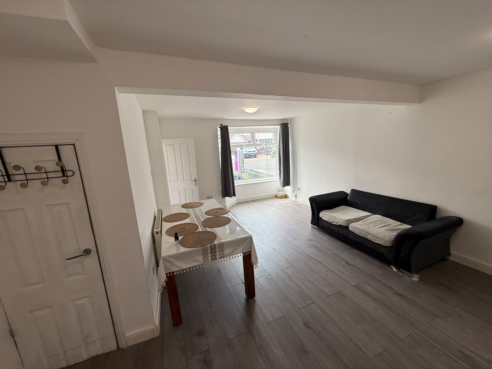 House Manser Road in Greater London