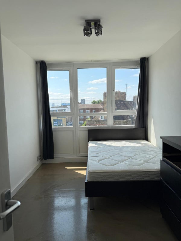 Room Govan Street in Greater London