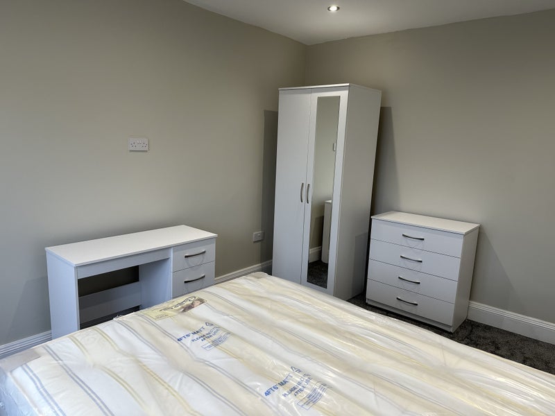 Room Cherington Road in Birmingham