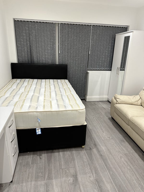 Room Cherington Road in Birmingham