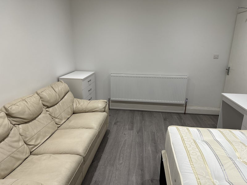 Room Cherington Road in Birmingham