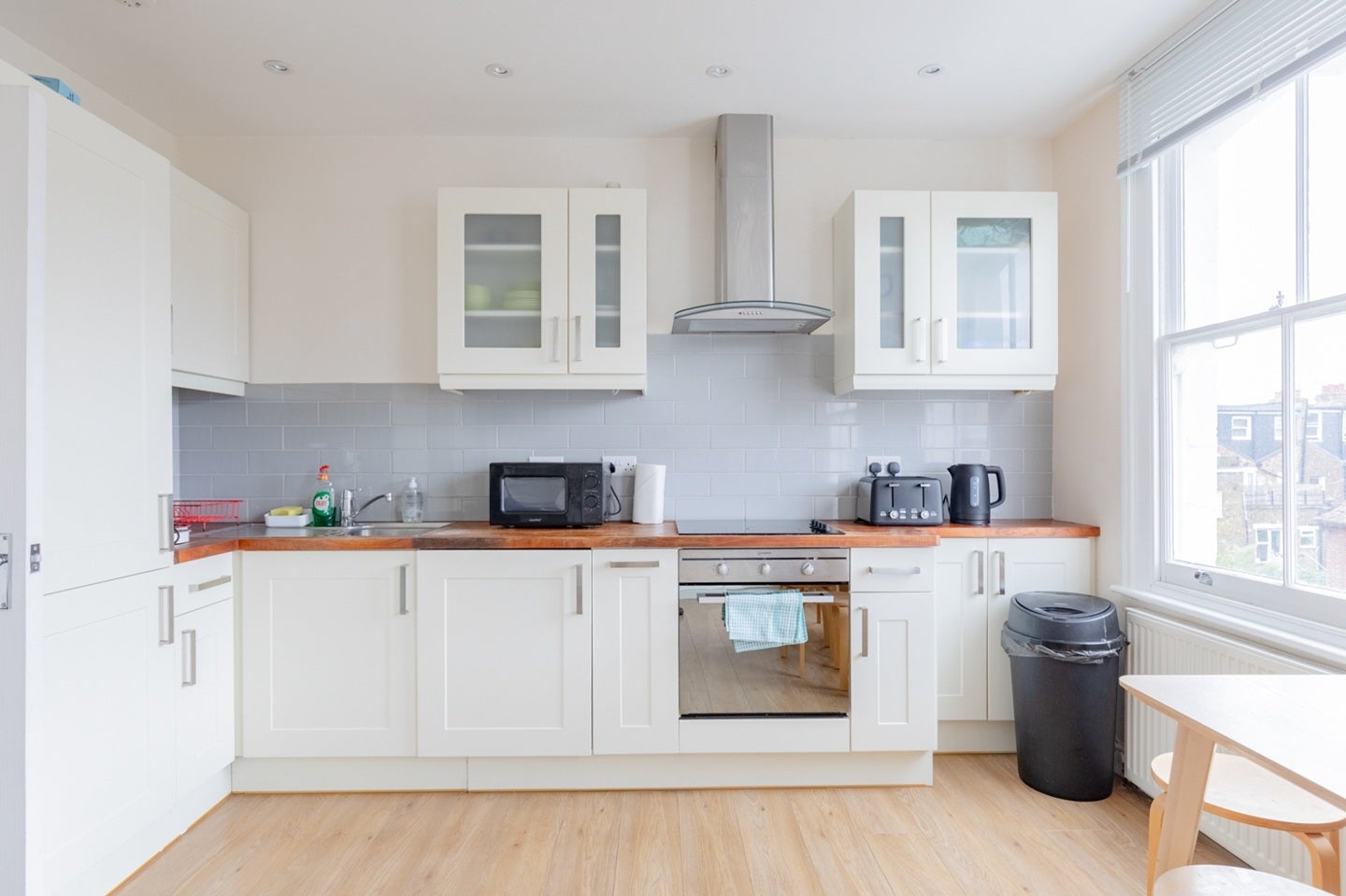 Flat Clonbrock Road in Greater London
