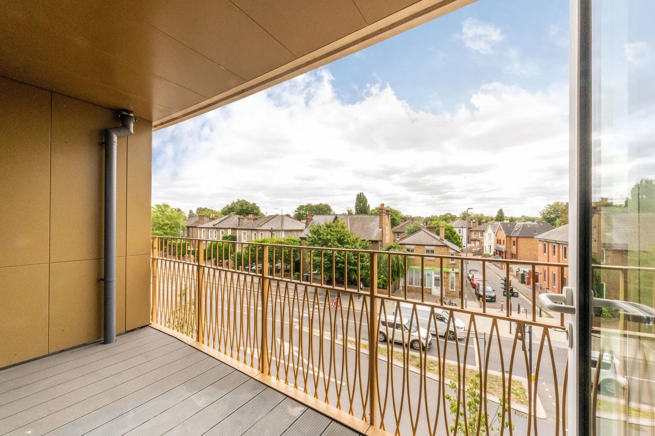 Flat Wheatfield Way in Greater London