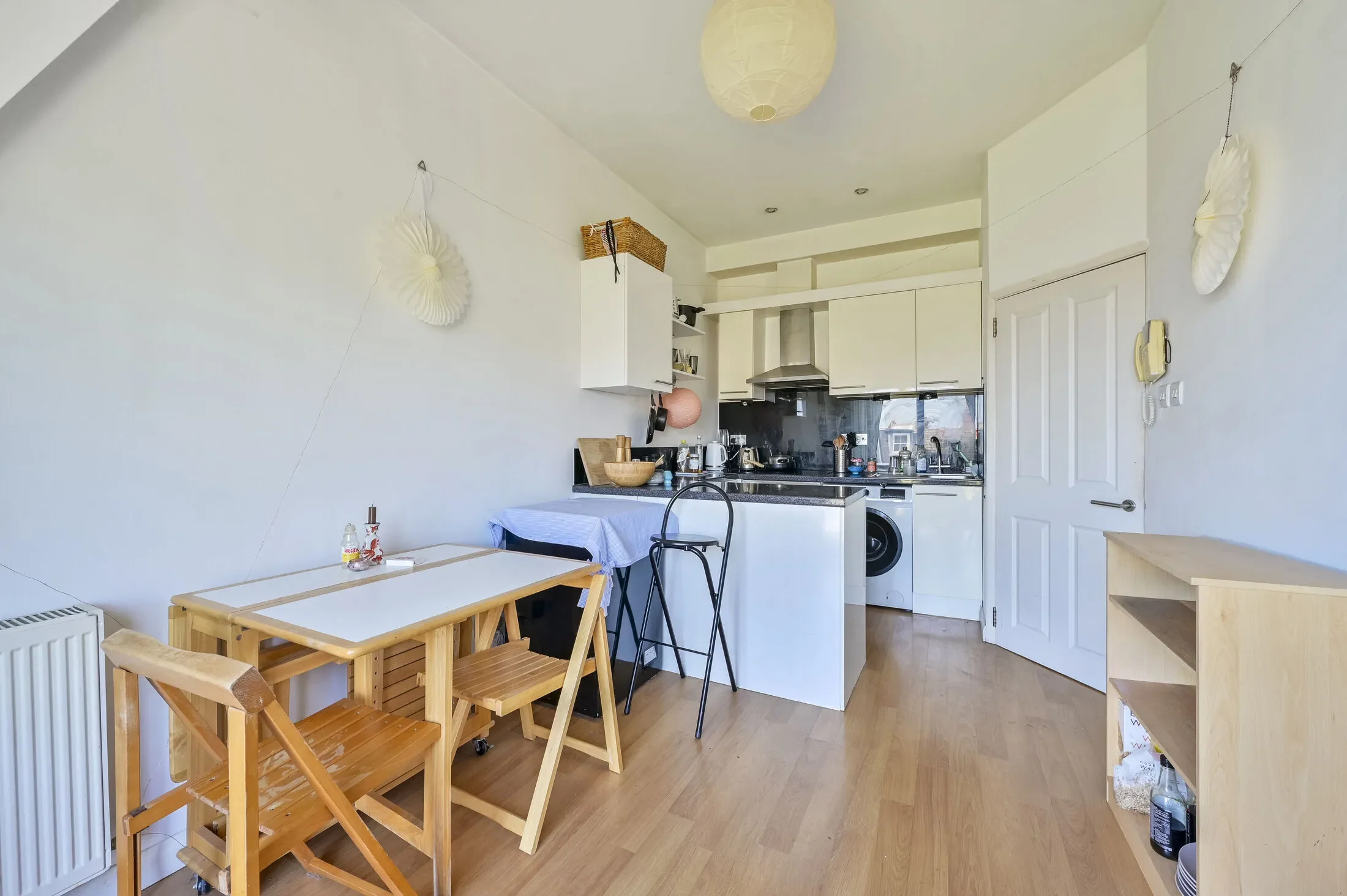 Flat Leopold Road in Greater London