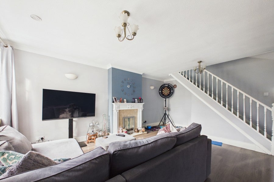 House Southwark Close in Hart