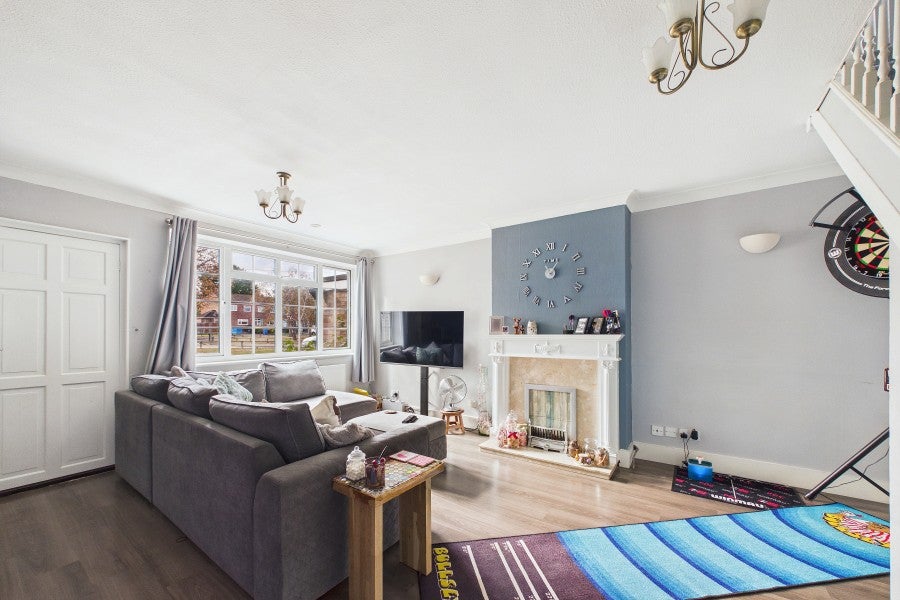 House Southwark Close in Hart