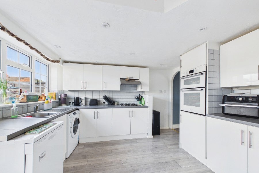 House Southwark Close in Hart