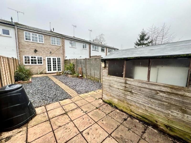 House Southwark Close in Hart